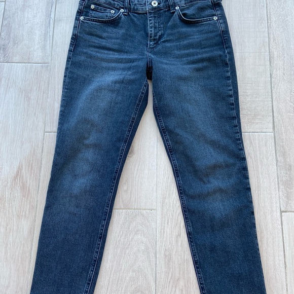 Rag and bone women’s black ankle jeans. Size:27. New without tags.